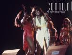 15-08-1975 Ike en Tina Turner At jazz Bilzen Photo: Govert de Roos/Connu

[keywords]liggend, boek, glimlachend[/keywords]